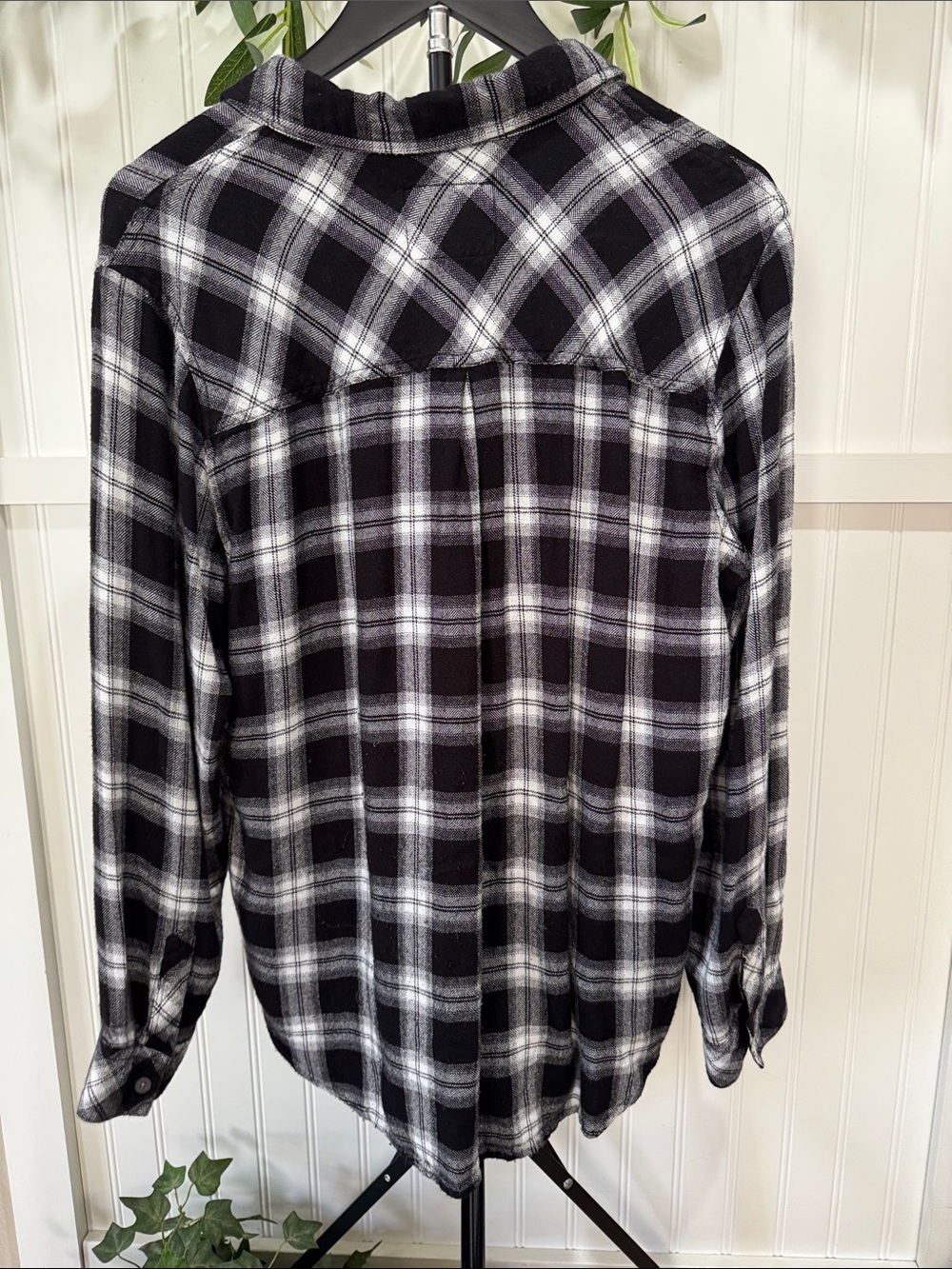 #618 RAILS Hunter Midnight Snow Black and White Plaid Button-Down Shirt - Picture 7 of 7